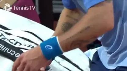 A Corentin Moutet le sonó el celular en medio del partido contra Novak