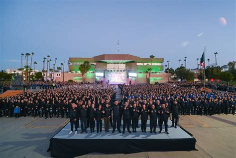 LA UABC FESTEJÓ 2010 ESTUDIANTES POTENCIALES A EGRESAR DEL CAMPUS