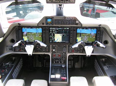 Embraer Phenom 100 Cockpit - Flight Deck - FlyRadius