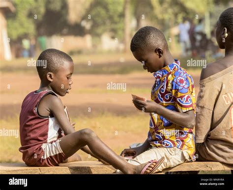 Accra Ghana Janvier Heureux Les Enfants Africains Jouent