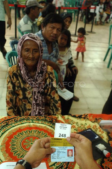 PEMBAYARAN BLSM ANTARA Foto