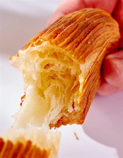 Croissant Ritz Paris Le Comptoir