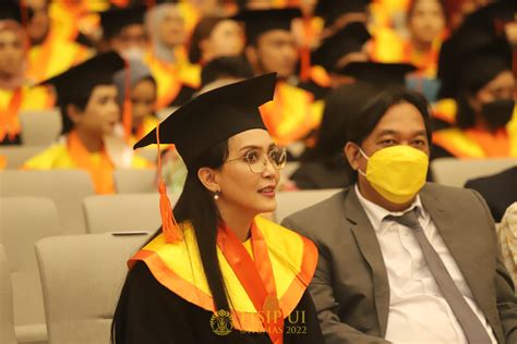 Upacara Wisuda FISIP UI Di Ikuti Oleh 499 Wisudawan Secara Tatap Muka