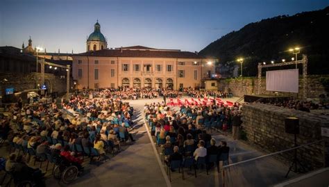 Nabucco Accende LArena Del Sociale Cultura E Spettacoli