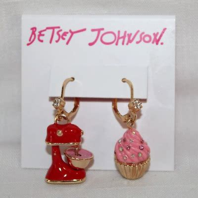 New Betsey Johnson Baker KitchenAid Mixer Cupcake Mismatch Drop