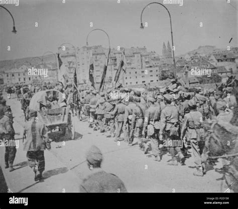 Slovenščina Enote 11 divizije v osvobojenem Mariboru 1945 Unknown