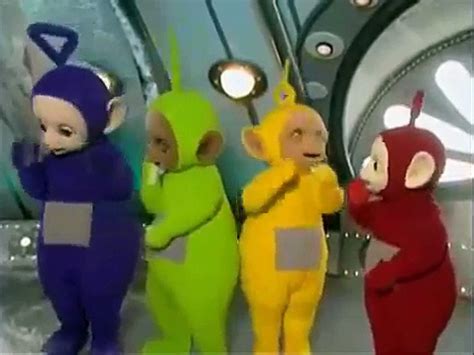 Teletubbies Noo Noo Cleaning Up