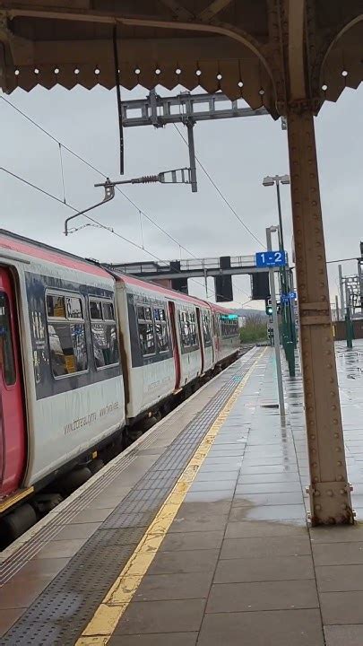 Tfw 150 153 Departs Cardiff Central Youtube