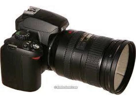 Nikon D40 6.1MP Digital SLR Camera Kit with 18-55mm f/3.5-5.6G ED II A ...