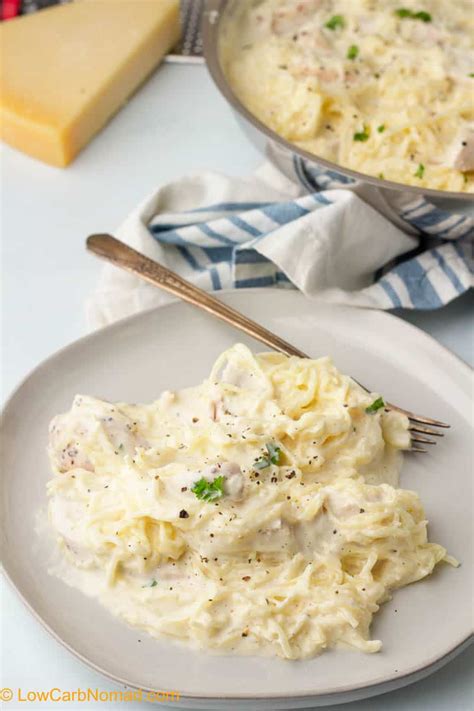 Chicken Alfredo Spaghetti Squash • Low Carb Nomad