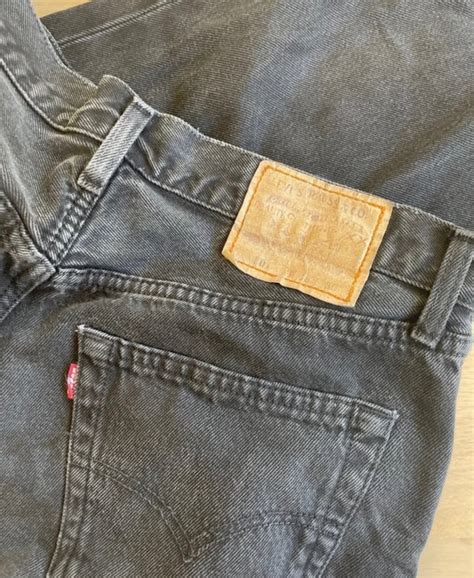 Se produkter som liknar Levis vintage 501 jeans 28 32 på Tradera