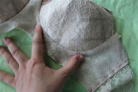 How To Sew A Bra Step 9 3 Attache Cups To The Band Useful Tricks For Cup Band Seam Afi