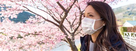 How face masks can limit exposure to pollen | Allergy UK | National Charity