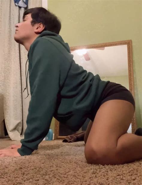 Me Under Your Desk Nudes Gaymersgonewild Nude Pics Org