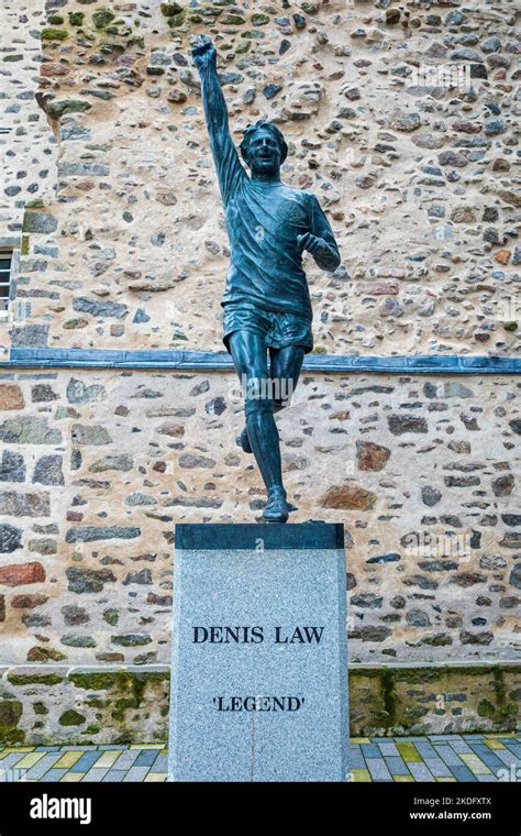 Denis law footballer statue hi-res stock photography and images - Alamy