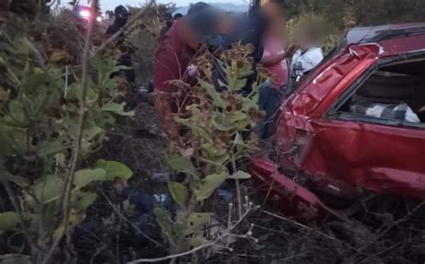 En Michoacán Volcadura De Camioneta Deja 5 Muertos Y 4 Heridos Grupo