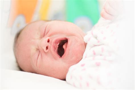 The Best Baby Bottles for Acid Reflux: Top 3 Contenders