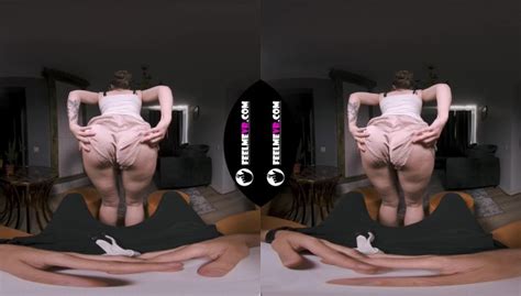 Virtual Reality Striptease Amateur Chubby Girl Aurora VR Porn Video