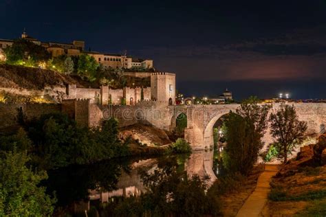 Spectacular Antique Bridge and Castle in Toledo at Night Stock Photo ...