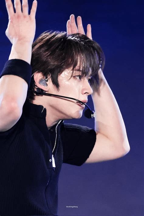 lee know net worth 2023