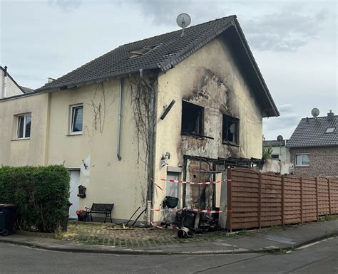 Wohnhaus Ist Nach Brand Unbewohnbar Sachschaden Im Oberen