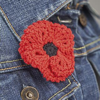 Ravelry: Poppy Brooch pattern by Steffi Glaves