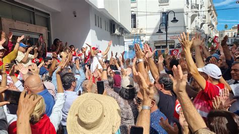 Rassemblement Des Sympathisants Du Pdl Devant Le Si Ge Du Minist Re De