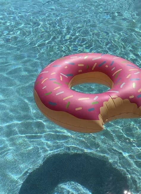 🧚🏻‍♀️ Beach Floaties Beach Photoshoot Floaties