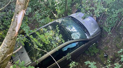 Waldkirch Sg Autofahrer Nach Selbstunfall In Bachbett Gelandet