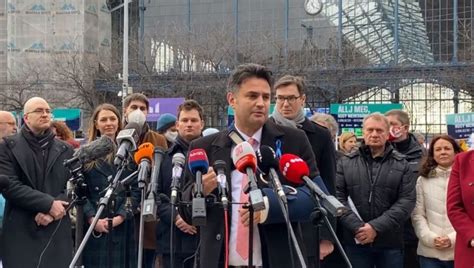 Bne IntelliNews Hungarian Opposition PM Candidate Abandons Plans To