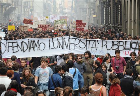 Atenei In Rivolta Contro Il Precariato Di Stato Il Manifesto