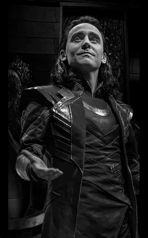 Pin By Marie Hart On Tom Hiddleston Loki Tom Hiddleston Loki Tom