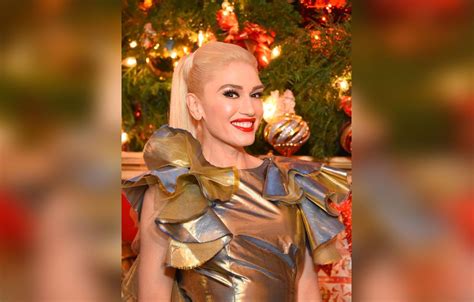 Gwen Stefani Gets Sexy For Meet And Greet With Fans