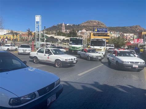 Taxistas Bloquearon El Bulevar Exigen La Liberaci N De Un Compa Ero