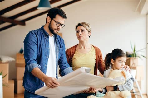 Se suponía que íbamos a revisar los planos de esta casa antes de