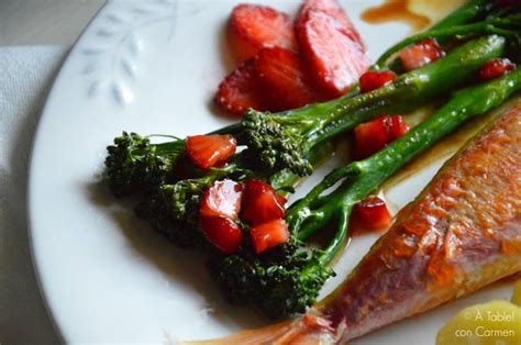 Salmonetes Con Bimi A La Vinagreta De Fresas Receta Canal Cocina