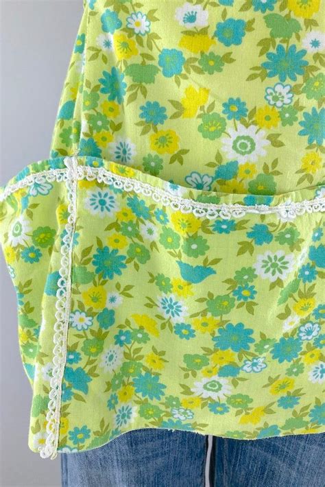 Vintage Green Floral Smock Apron Thisbluebird