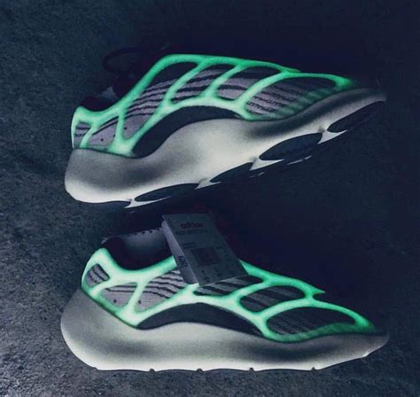 Купить кроссовки Адидас Изи Буст 700 В3| Adidas Yeezy Boost 700 V3 в ...