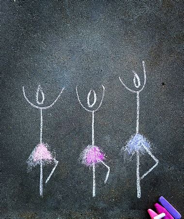 Beginners Dance Class Stock Photo - Download Image Now - Ballet, Chalk ...