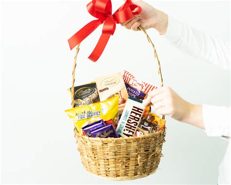 The Best 5 Meat and Cheese Christmas Gift Baskets 2020