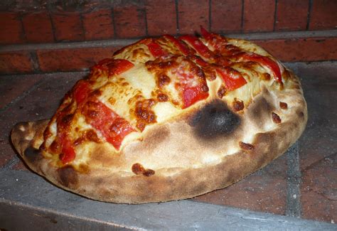 Top Ricette Per Calzone Ripieno Al Forno Vince Il Gusto