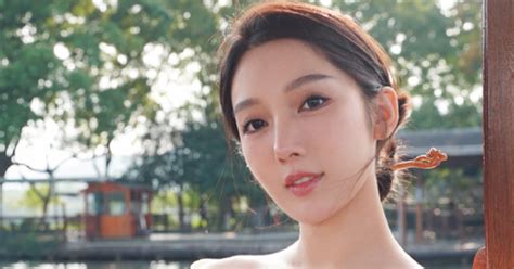 Hot girl đưa Ngô Diệc Phàm vào tù chính thức bước chân vào làng giải trí