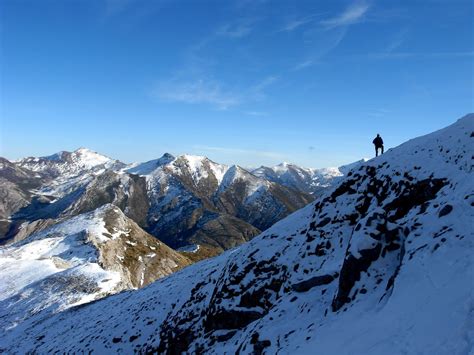 Grupo de montaña 2000 y Pico Ascensión y travesía del Pico Corcadas