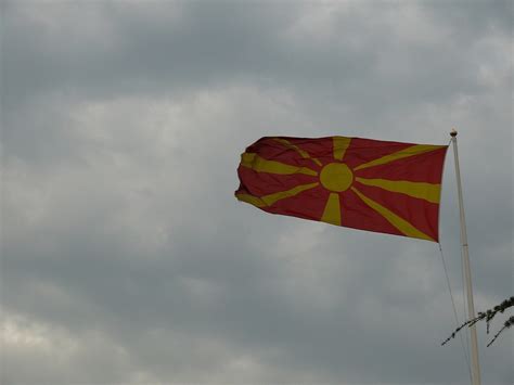 Самолёт премьера Македонии из-за непогоды сел не в Скопье, а в Софии