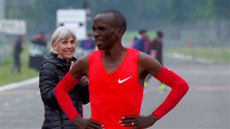 Nike breaking 2. Элиуд Кипчоге, финальные метры - YouTube
