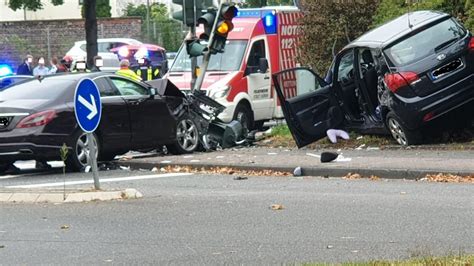 Dueren Magazin De D Ren Schwerer Verkehrsunfall In Der Nordstadt