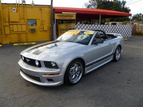 2005 Ford Mustang V6 Deluxe Convertible Data, Info and Specs | GTCarLot.com