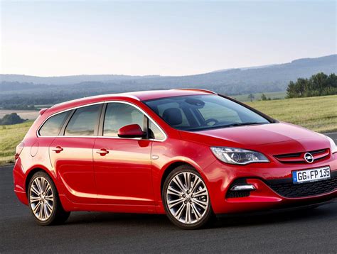 Opel Astra J Sports Tourer Photos and Specs. Photo: Opel Astra J Sports Tourer model and 23 ...