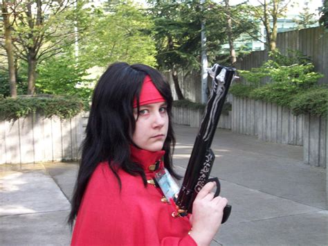 vincent valentine cosplay  pigeonfeatherz  deviantart