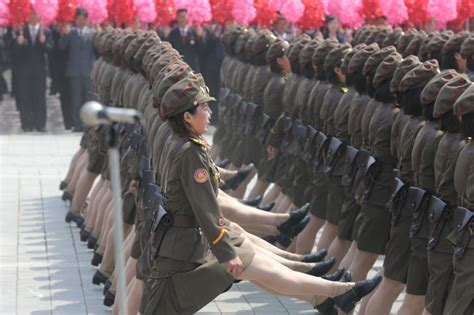 √完了しました！ 北朝鮮女性兵士 878075